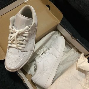 White Air Forces worn a few times excellent condition.